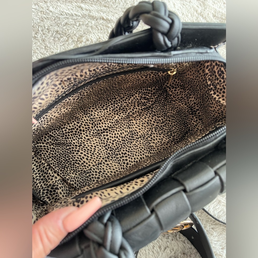 Purses/Wallet/Belt Lot - Picture 4 of 15